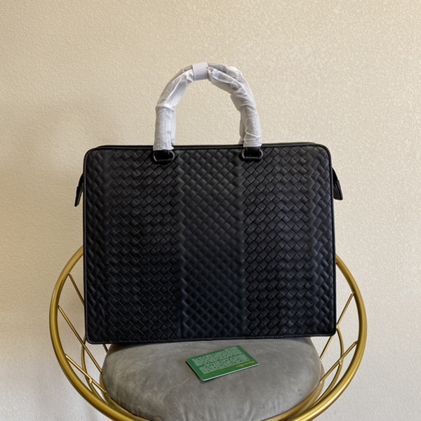 ボッテガヴェネタバッグ側面デザイン